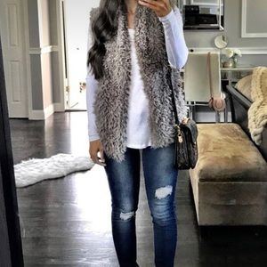Faux fur long vest Coco + Carmen never worn size med
